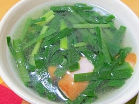 簡単♪ニラとウインナーの中華風スープ